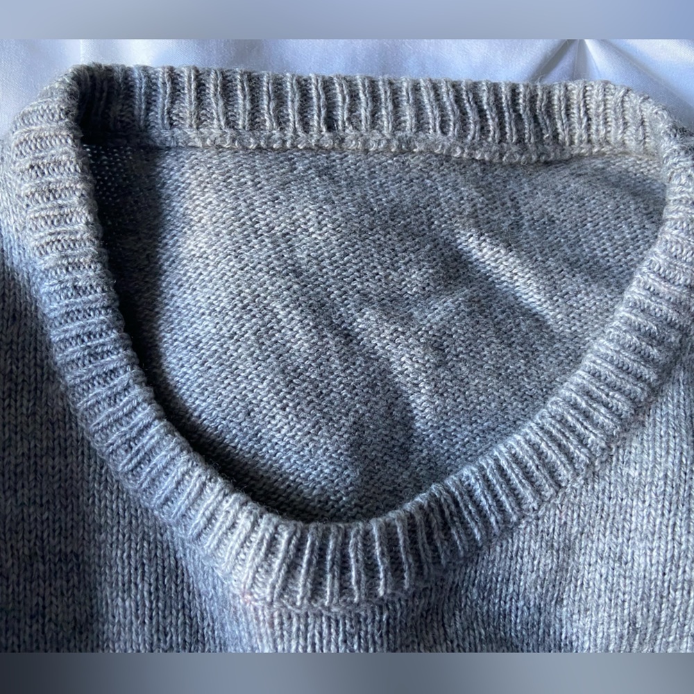 Brandy Melville Sweater - Picture 3 of 4